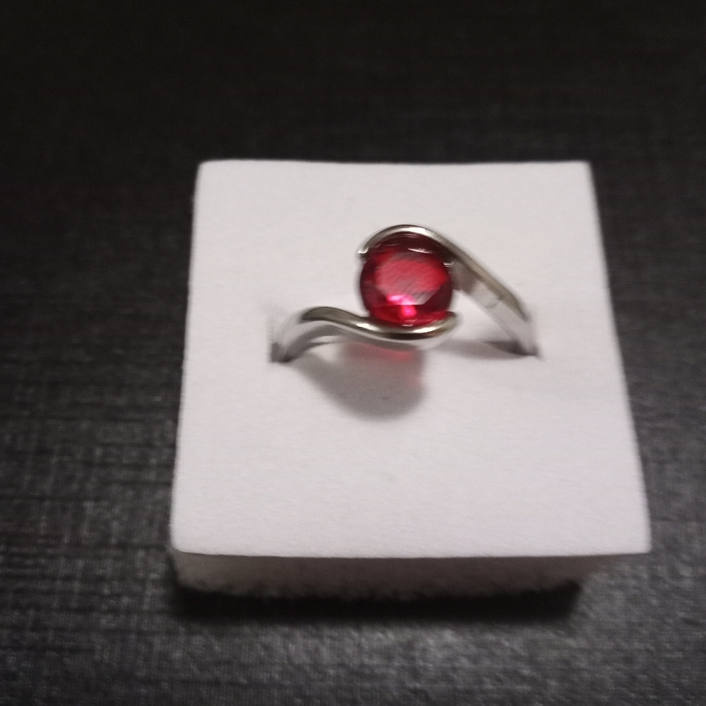 New red ring - Picture 7 of 7
